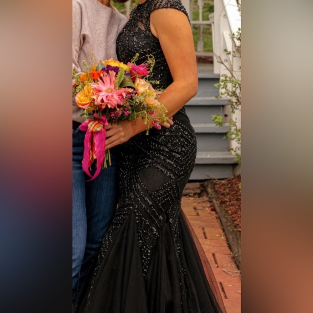SHERRI HILL PROM DRESS - Picture 2 of 4